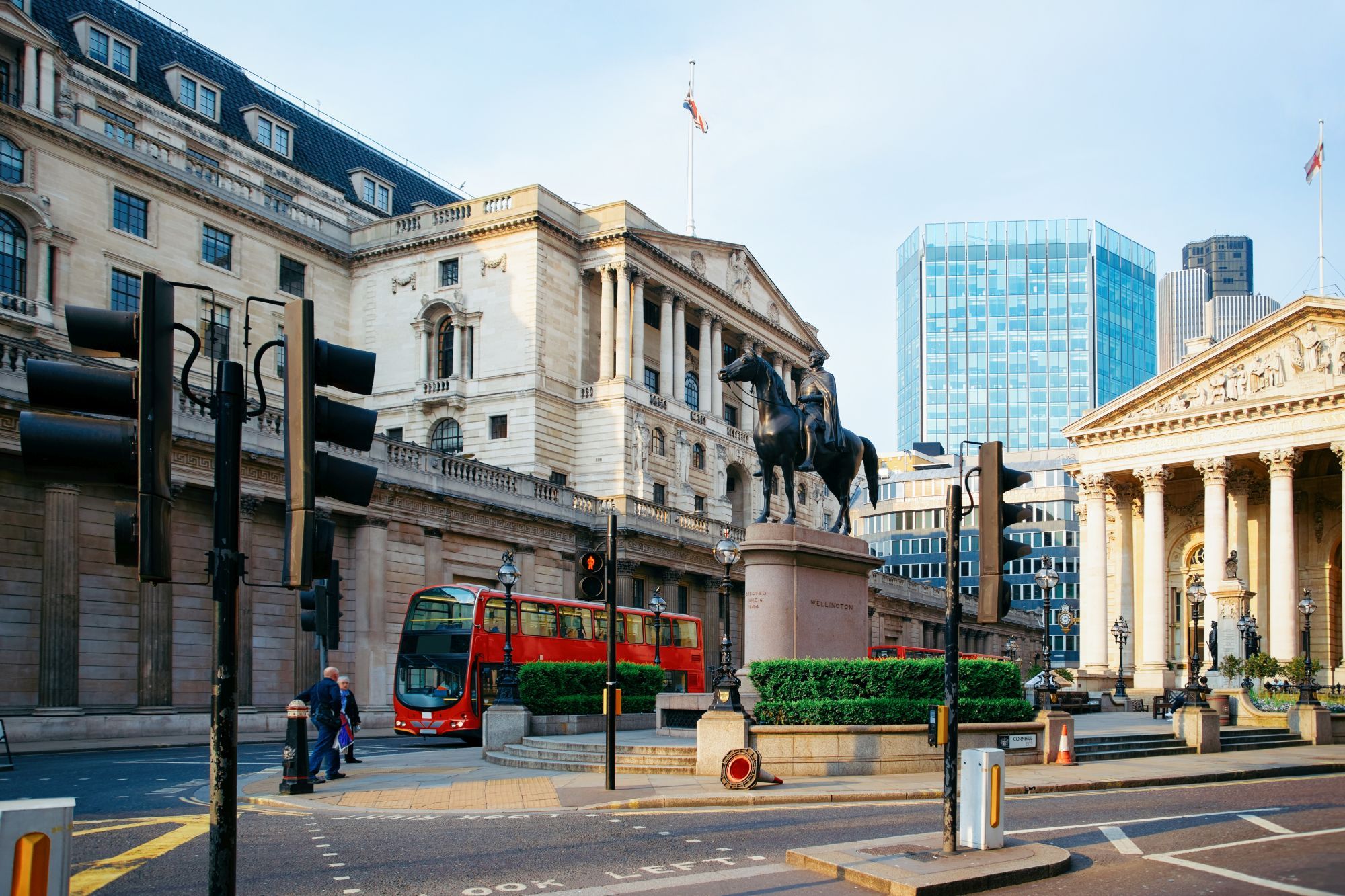 Bank Anglii chce regulacji, Amerykanie stawiają na stablecoiny
